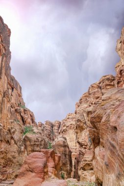Eski rock city Petra Ürdün'de terk edilmiş.