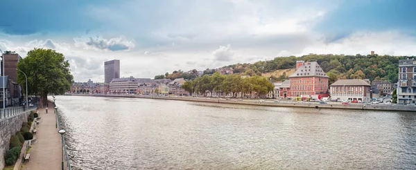Panoramiczny Widok Nabrzeży Rzeki Meuse Liege Belgia — Zdjęcie stockowe