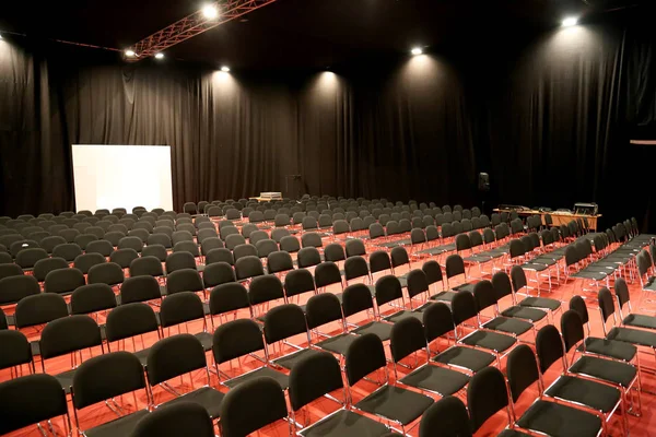 Filas Asientos Vacíos Una Sala Conferencias Vacía —  Fotos de Stock