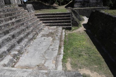 Guatemala 'daki Tikal' in Maya kalıntıları. Kolombiya öncesi Maya uygarlığının arkeolojik alanı.  