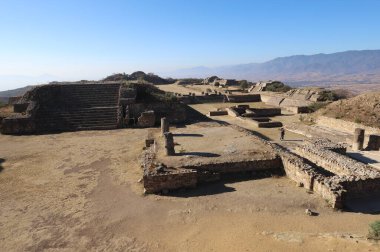 Meksika Maya şehri Oaxaca şehri yakınlarındaki Monte Alban 'da harabe.