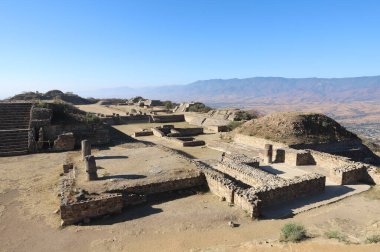Meksika Maya şehri Oaxaca şehri yakınlarındaki Monte Alban 'da harabe.
