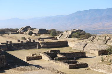 Meksika Maya şehri Oaxaca şehri yakınlarındaki Monte Alban 'da harabe.