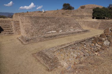 Meksika Maya şehri Oaxaca şehri yakınlarındaki Monte Alban 'da harabe.