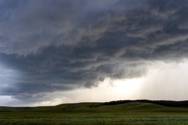 Kara fırtına bulutları