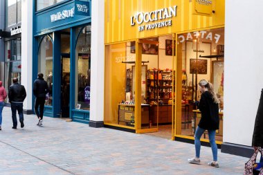 Shoppers l 'Occitane çikolata dükkanı