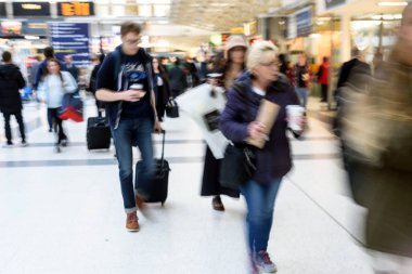 Londra 'da commuters Liverpool Street bulanık Motion