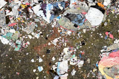 Taş üzerinde yontma boya Flakes