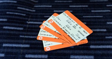 Clacton 'dan Witham 'a dört tren dönüş bileti