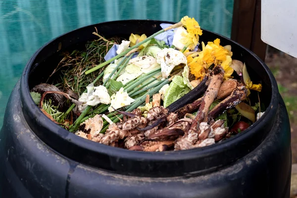 Garden compost bin — Stock Photo, Image