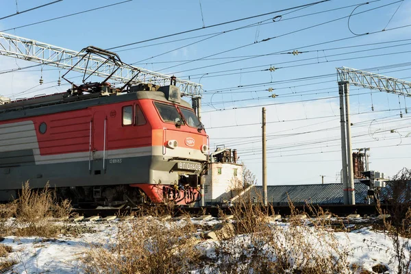 Rode Russische spoorwegen openbaar trein — Stockfoto