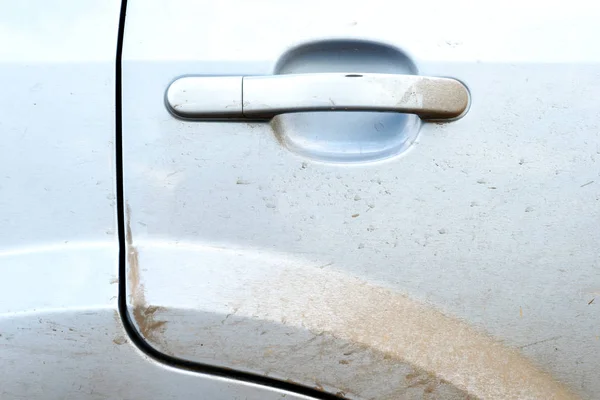 Klamka drzwi srebrny samochód — Zdjęcie stockowe