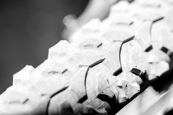 Detalle del patrón de banda de rodadura de rueda de goma de bicicleta — Foto de Stock