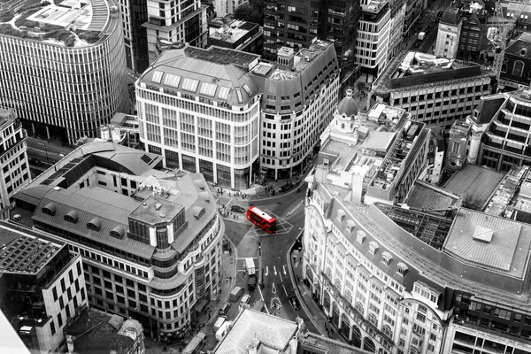 Red Bus londýnské městské vzdušné zobrazení — Stock fotografie