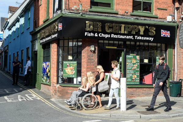 Tienda de pescado y patatas fritas en Colchester Inglaterra — Foto de Stock