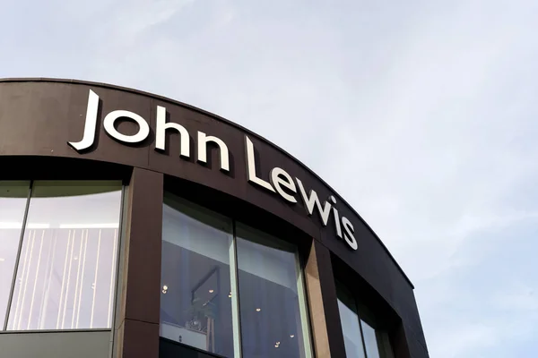 Exterior de una tienda John Lewis — Foto de Stock