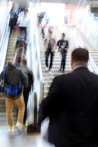 Commuters Using Escalators in London — Stock Photo, Image