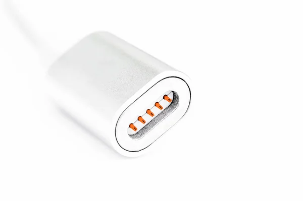 makro teknoloji, telefonu şarj etmek için kablo.