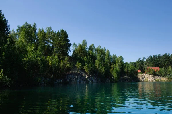 Lac Montagne Été Midi Avec Les Vacanciers Les Touristes Natation — Photo