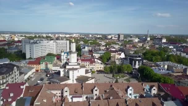 Ivano-Frankivsk stadhuis, luchtfoto — Stockvideo
