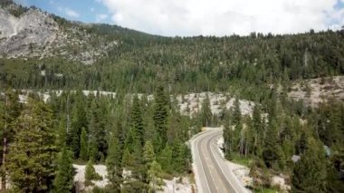 Havadan dağ peyzaj yolu