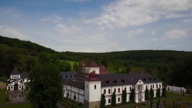 Ukrayna 'daki Ukrayna Katolik Kilisesi' nin kutsal yurdu Lavra 'nın havadan görüşü