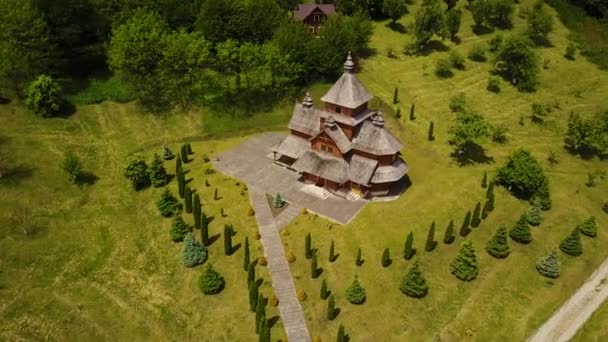 Veduta aerea di Univ Santa Dormizione Lavra, Chiesa greco-cattolica ucraina — Video Stock