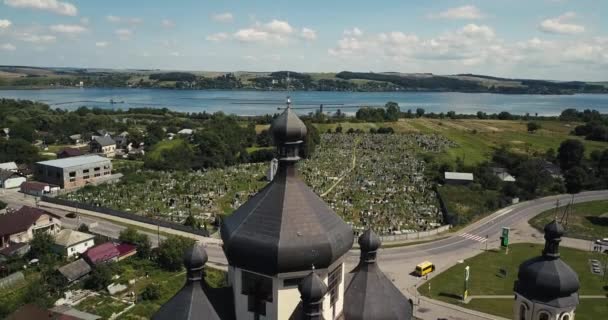 Église aérienne ville Burshtyn, Ukraine — Video