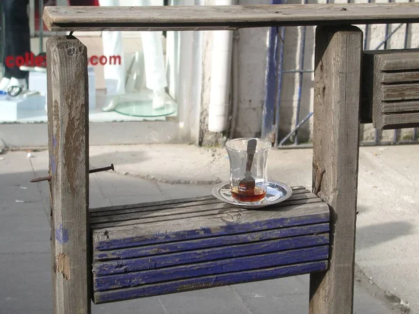 Her zaman bir fincan çay zamanı geldi