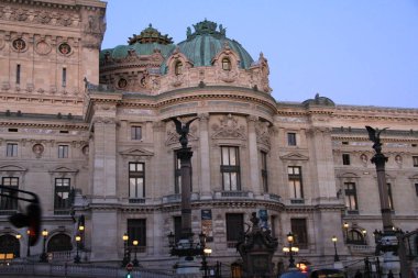 Paris Opera akşam