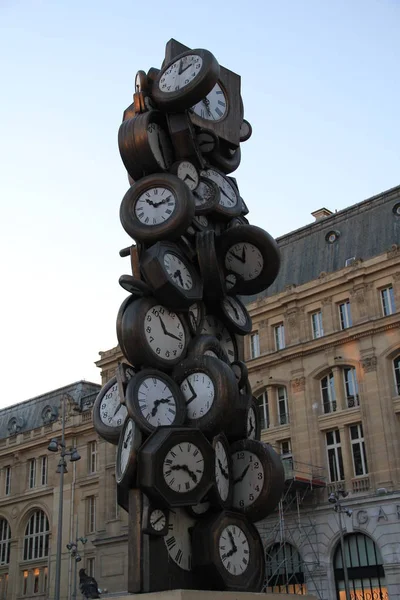 Zaman piramit saatler