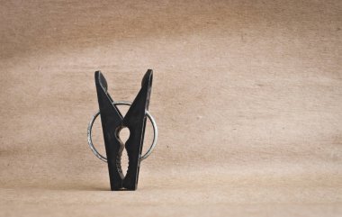 Plastik mandal bir kaba kağıt arka plan üzerinde retro Vintage.