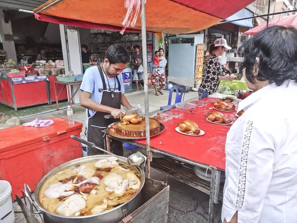 Sichon Tayland Aralık 2016 Bir Erkek Satıcı Keser Haşlanmış Tavuk — Stok fotoğraf