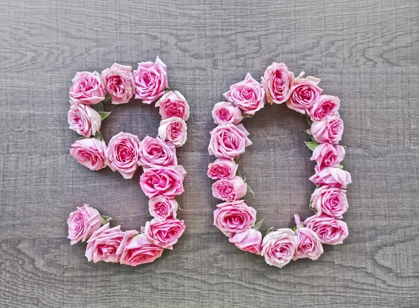Vintage Número Rosas Rosadas Fondo Madera Oscura Para Felicitaciones Postales — Foto de Stock