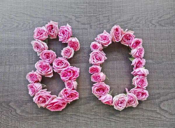 Vintage Número Rosas Rosadas Fondo Madera Oscura Para Felicitaciones Postales — Foto de Stock