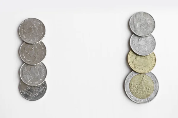 コイン 白い背景にタイバーツ タイ通貨 — ストック写真