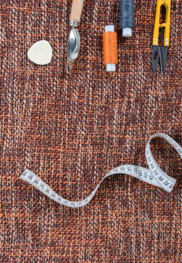 Dikiş Araçları ve dikiş malzemeleri, oluşturma yeni bir moda aksesuarları.