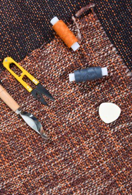 Dikiş Araçları ve dikiş malzemeleri, oluşturma yeni bir moda aksesuarları.