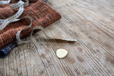 Dikiş Araçları ve dikiş malzemeleri, oluşturma yeni bir moda aksesuarları.