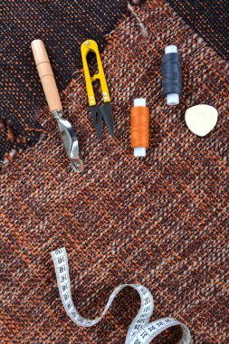 Dikiş Araçları ve dikiş malzemeleri, oluşturma yeni bir moda aksesuarları.