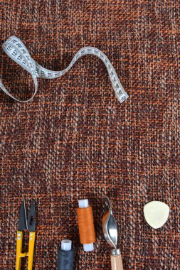 Dikiş Araçları ve dikiş malzemeleri, oluşturma yeni bir moda aksesuarları.