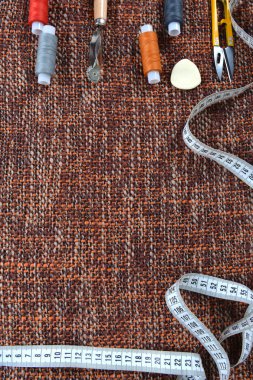 Dikiş Araçları ve dikiş malzemeleri, oluşturma yeni bir moda aksesuarları.