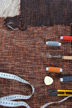 Dikiş Araçları ve dikiş malzemeleri, oluşturma yeni bir moda aksesuarları.