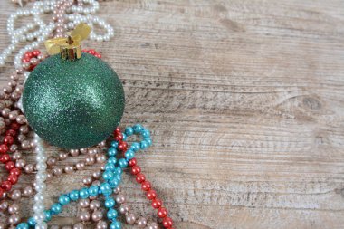 Masada Noel süslemeleri boncuk ve topları