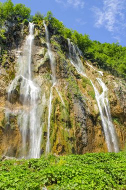 Plitvice Gölleri lüks ve çalkantılı şelaleler, Hırvatistan