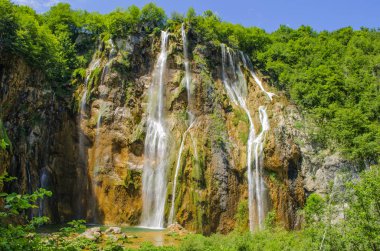 Plitvice Gölleri lüks ve çalkantılı şelaleler, Hırvatistan