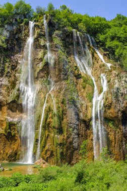 Plitvice Gölleri lüks ve çalkantılı şelaleler, Hırvatistan