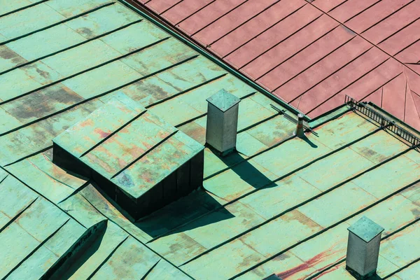 金属屋根の建築背景 — ストック写真
