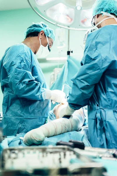 Team Surgeons Operating — Stock Photo, Image