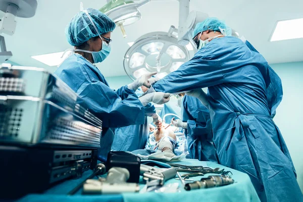 Team Surgeons Operating Hospital — Stock Photo, Image